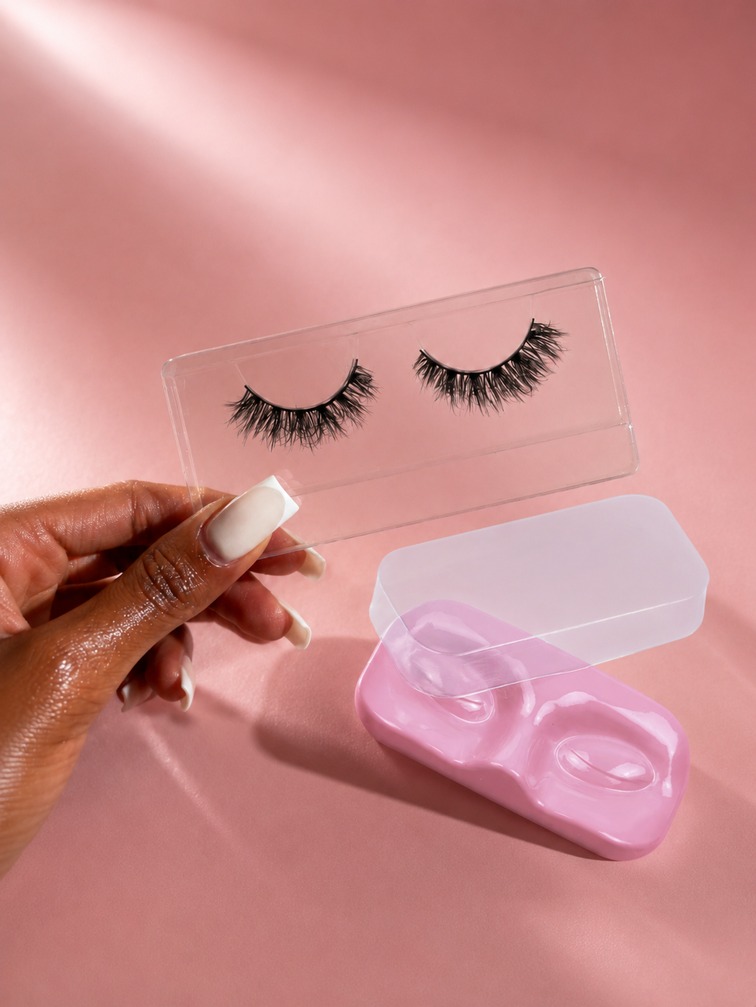 HI HONEY 15 mm strip lashes in pink packaging